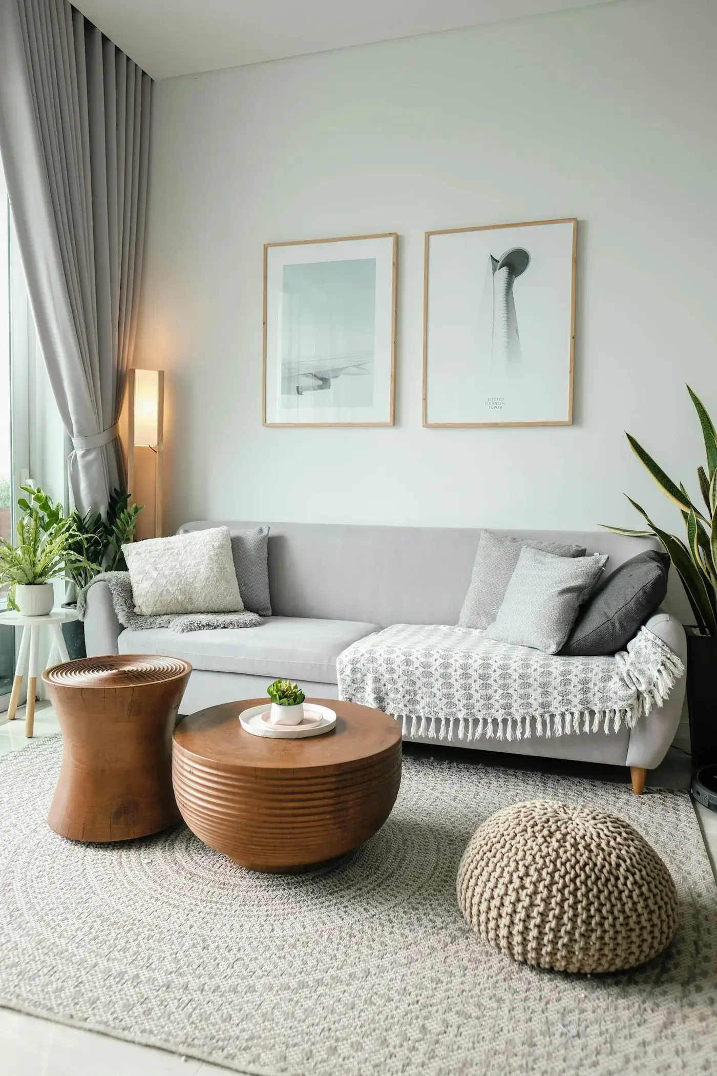 Solna Pendant Lamp — Skiktad pendel som sprider ett mjukt ljus.